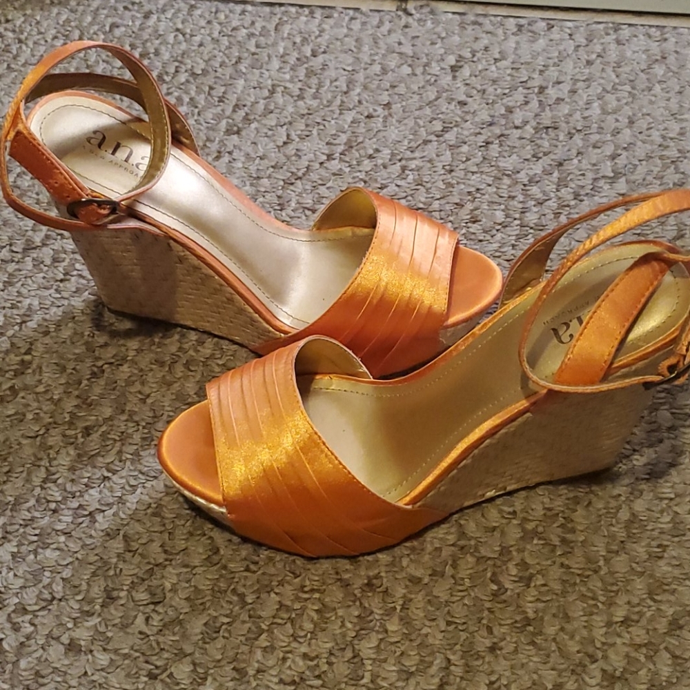 a.n.a. Wedge sandals platform
